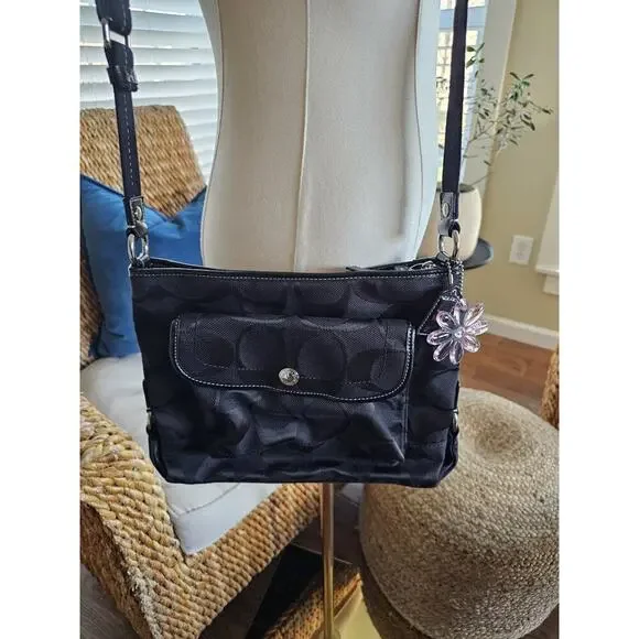 Coach Black Signature Ashley Shoulder Bag F16550 EUC Logo Charm - Picture 2 of 16